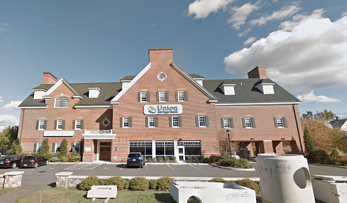 Exterior of Union Savings Bank branch located at 126 North StreetDanbury, CT 06811