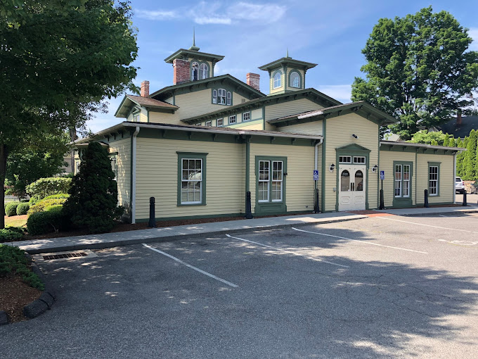 Exterior of Union Savings Bank branch located at 41 East StreetNew Milford, CT 06776