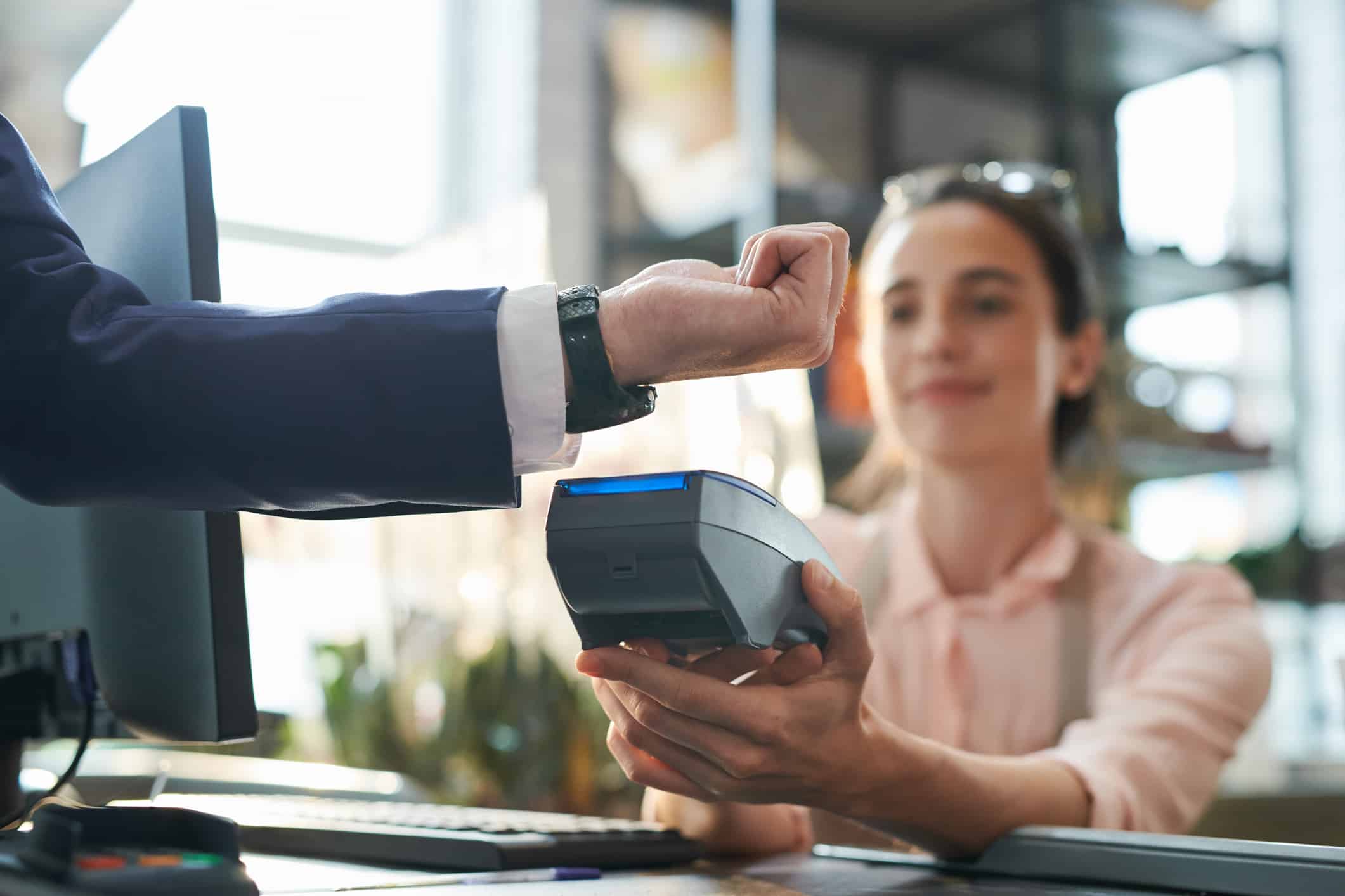 4 Benefits of Accepting Contactless Payments