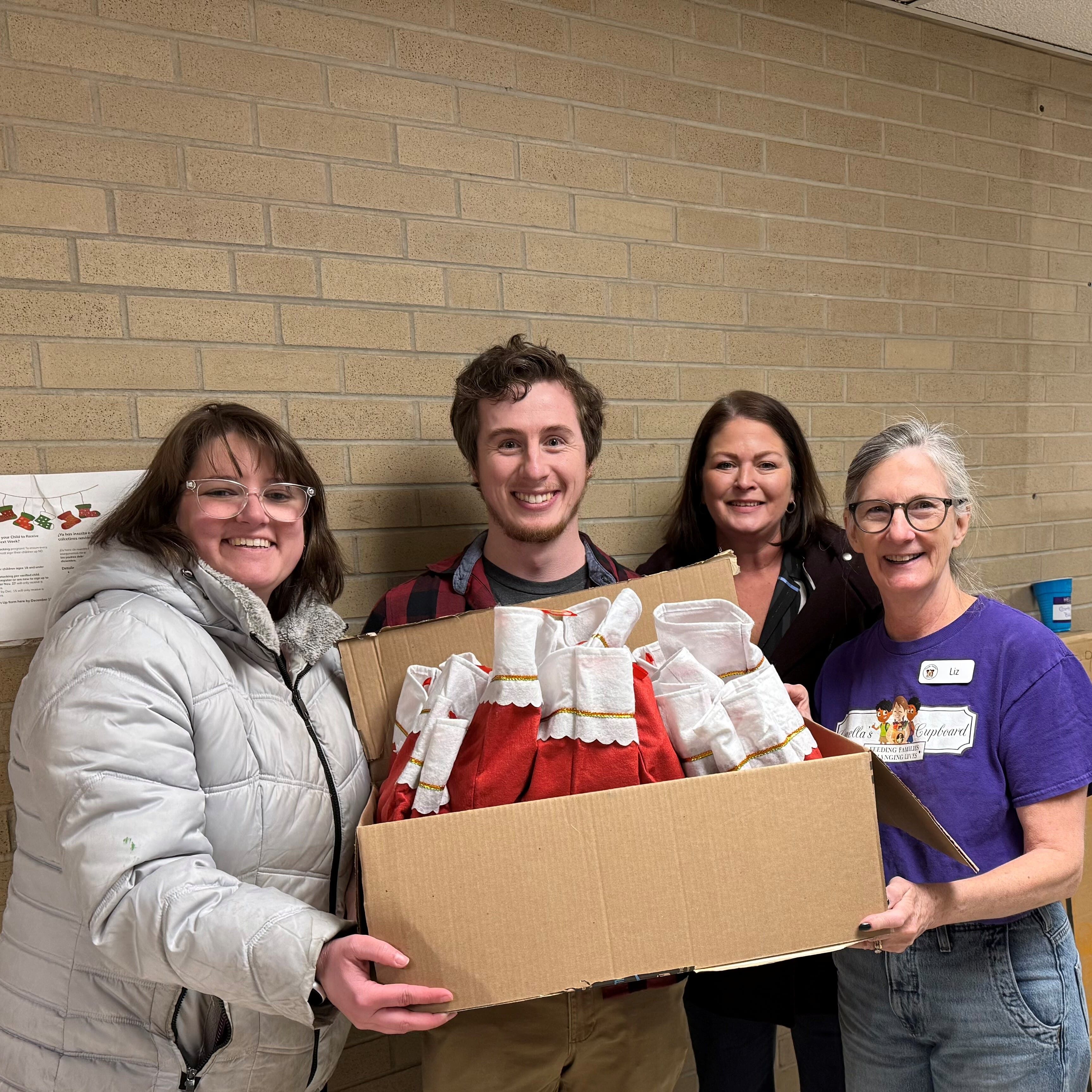 USB Team members give back