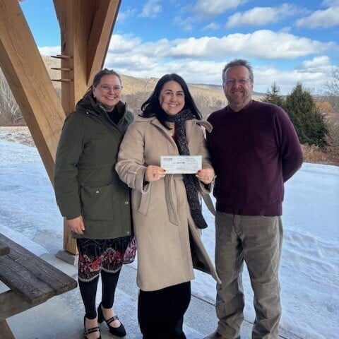 USB Team members give back